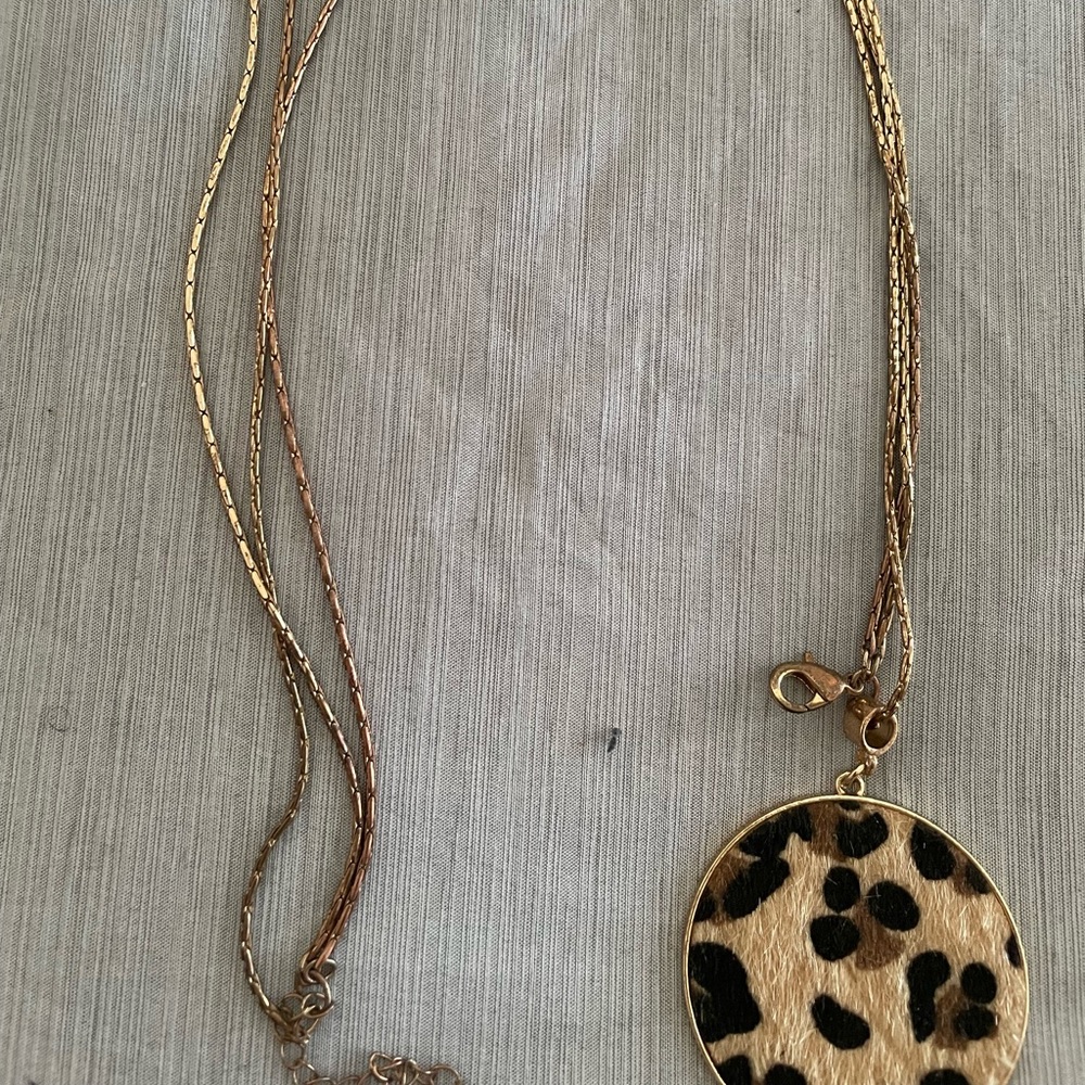 Leopard printed necklace and earring set